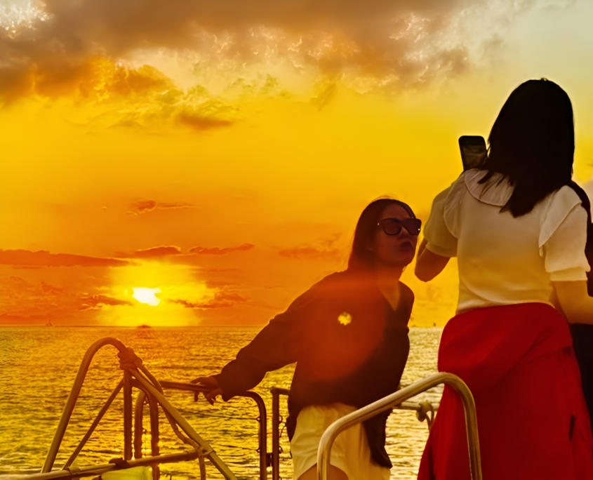 Waikiki Sunset Sail